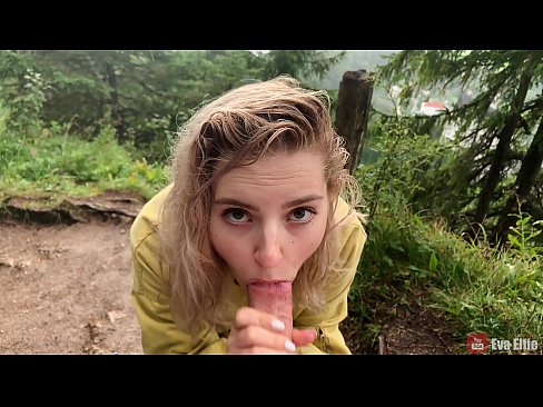 ❤️ Rapariga engole o esperma depois de um broche público - Eva Elfi ❤❌ Porno duro em nós ❤